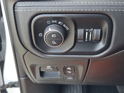 2025 RAM 1500 Limited Crew Cab 4x4 5'7" Box