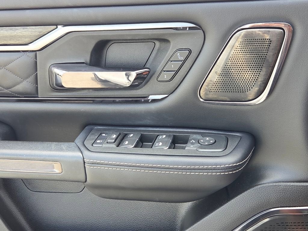 2025 RAM 1500 Limited Crew Cab 4x4 5'7" Box