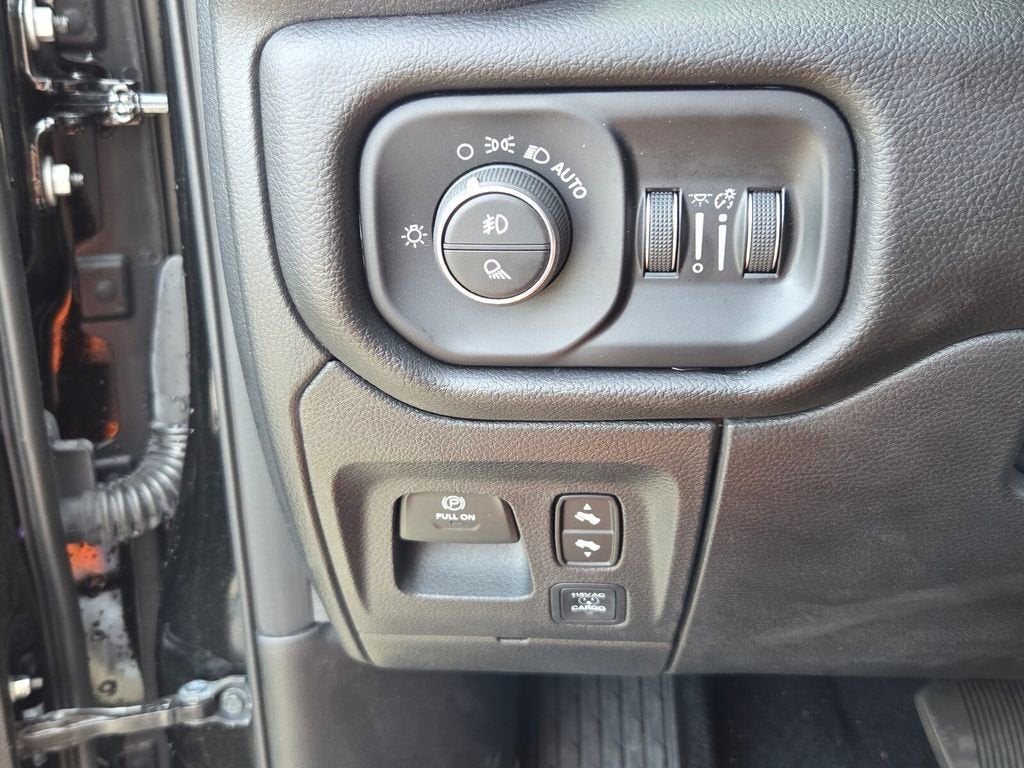 2025 RAM 1500 Laramie Crew Cab 4x4 5'7" Box