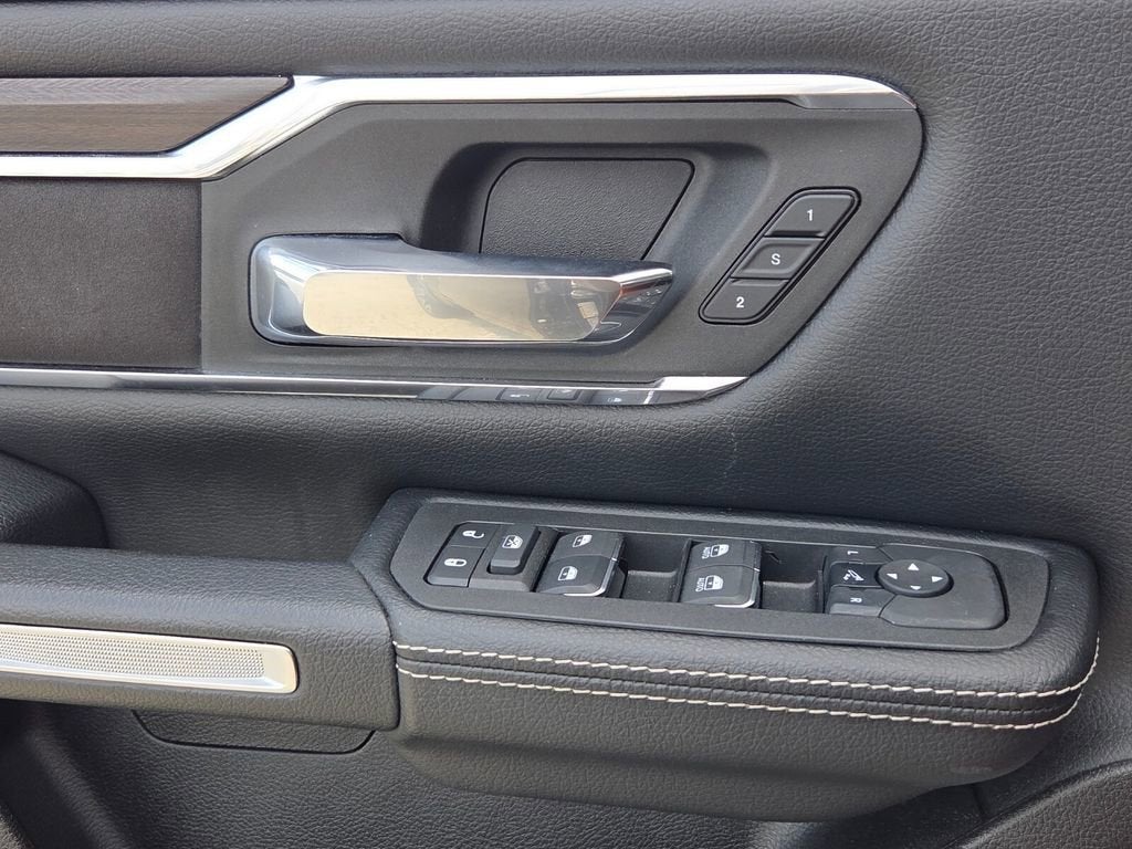 2025 RAM 1500 Laramie Crew Cab 4x4 5'7" Box