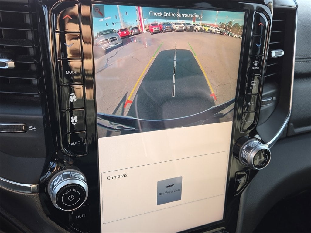 2025 RAM 1500 Laramie Crew Cab 4x4 5'7" Box