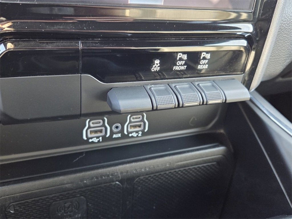 2025 RAM 1500 Laramie Crew Cab 4x4 5'7" Box