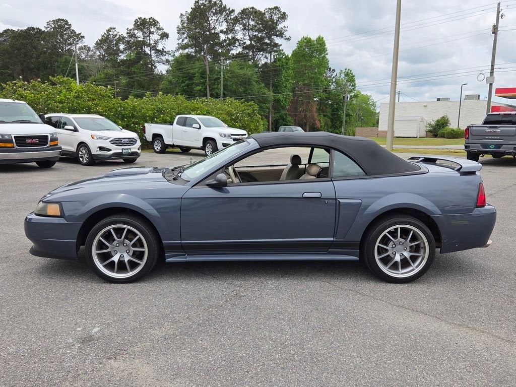 2001 Ford Mustang GT Deluxe