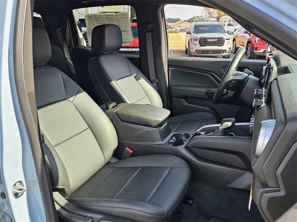 2025 Chevrolet Colorado WT/LT