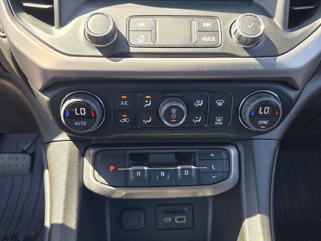 2023 GMC Acadia AT4