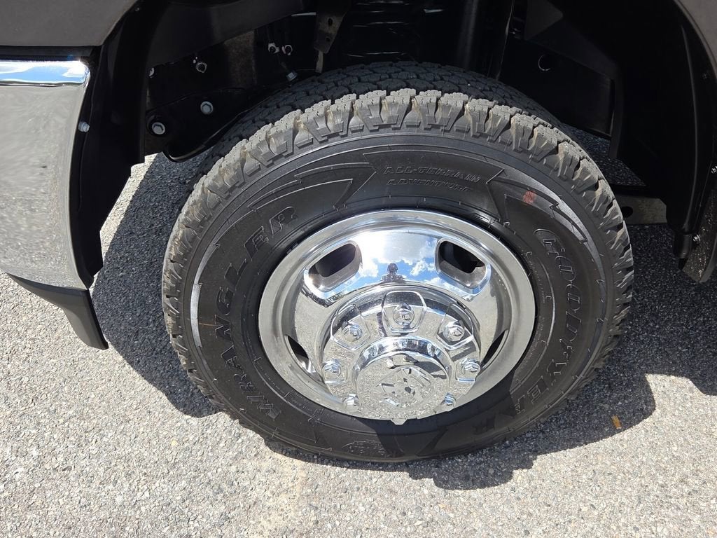 2026 RAM 3500 Tradesman Crew Cab 4x4 8' Box