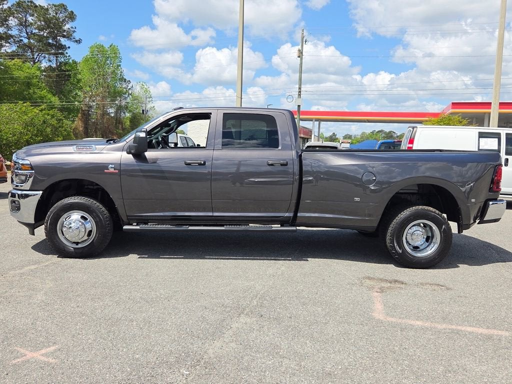 2026 RAM 3500 Tradesman Crew Cab 4x4 8' Box
