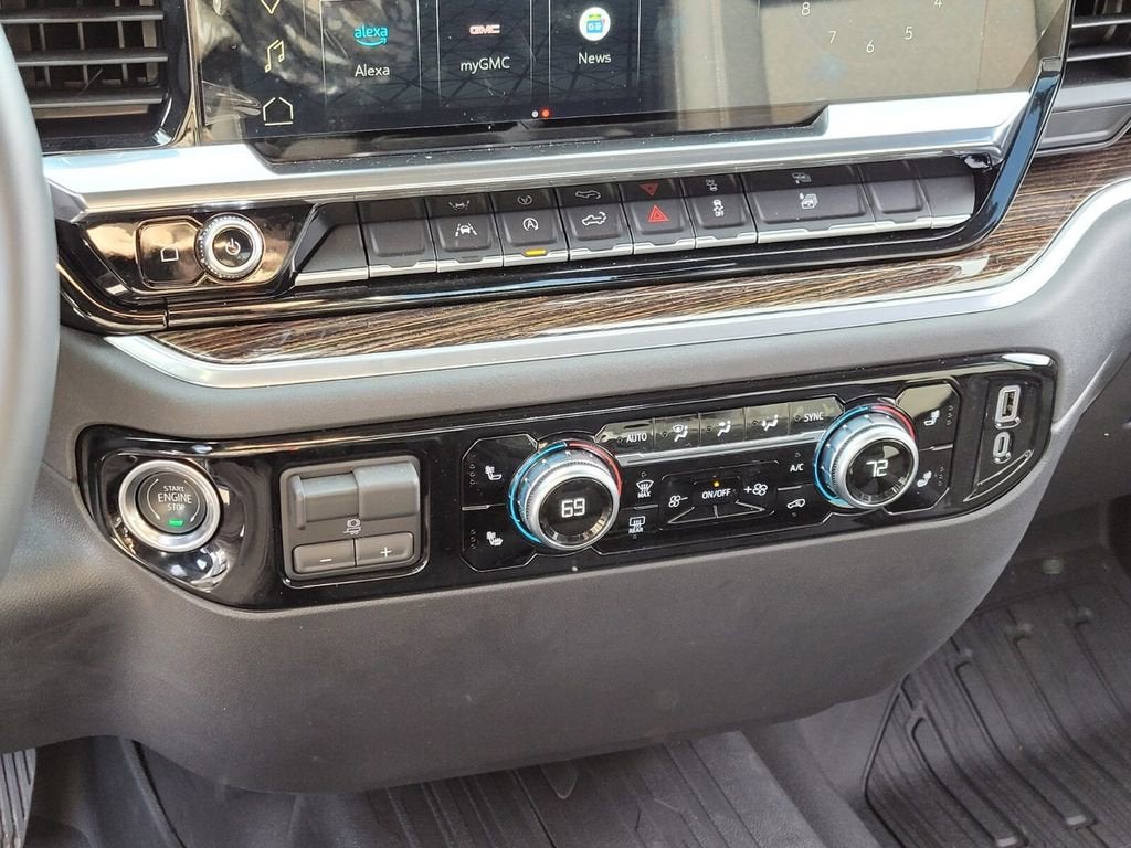 2025 GMC Sierra 1500 Elevation