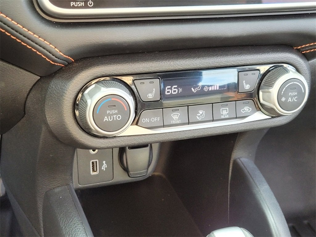 2020 Nissan Versa SR Xtronic CVT