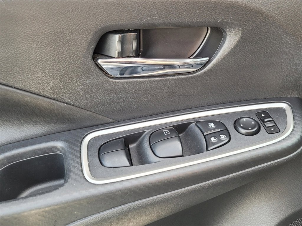 2020 Nissan Versa SR Xtronic CVT