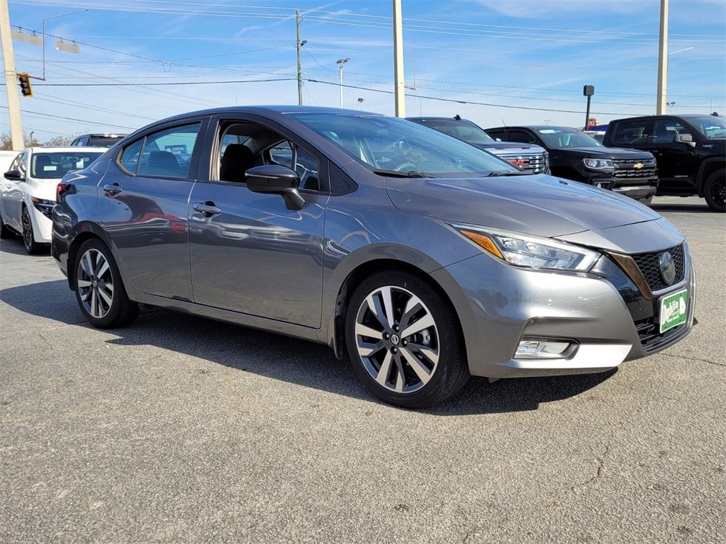 2020 Nissan Versa SR Xtronic CVT