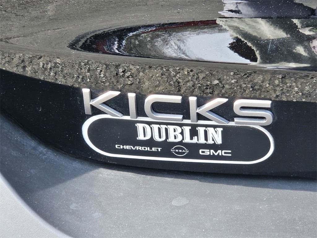 2025 Nissan Kicks SR FWD