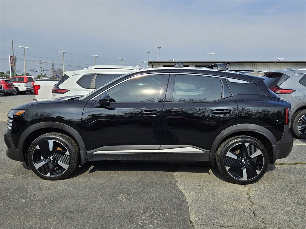 2025 Nissan Kicks SR FWD