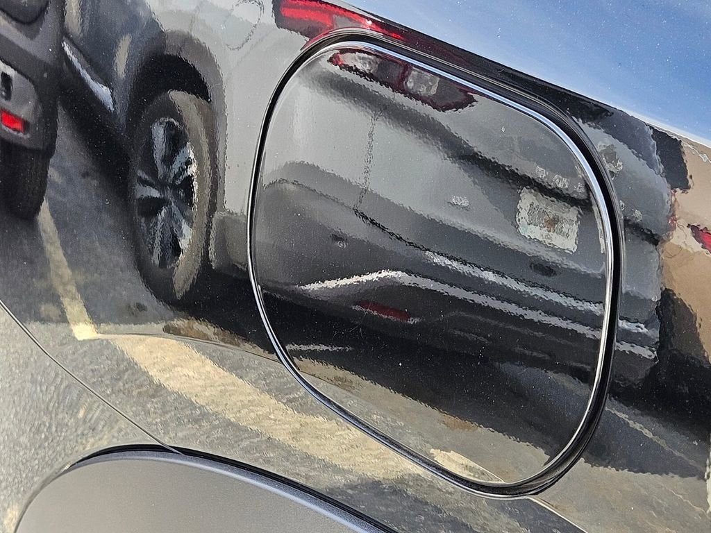 2025 Nissan Kicks SR FWD