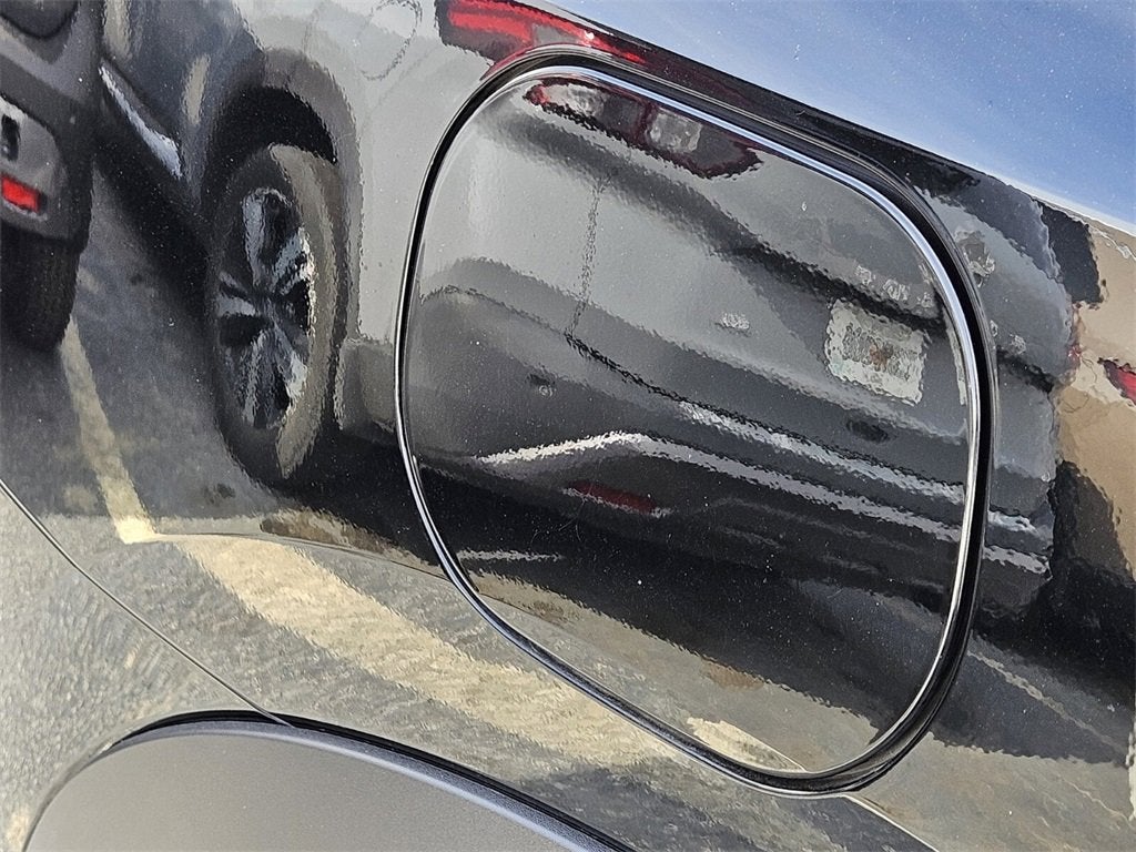 2025 Nissan Kicks SR FWD