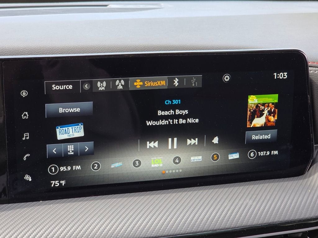 2025 Nissan Kicks SR Intelligent AWD