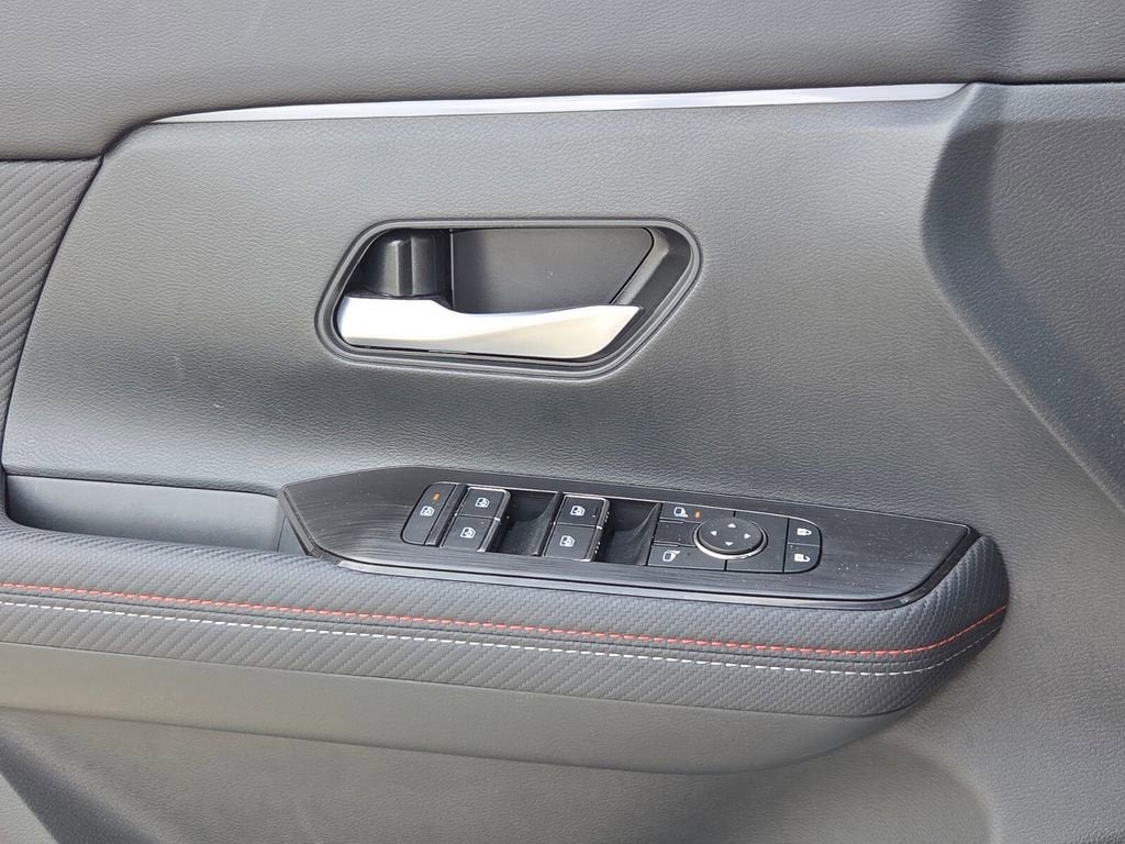 2025 Nissan Kicks SR Intelligent AWD