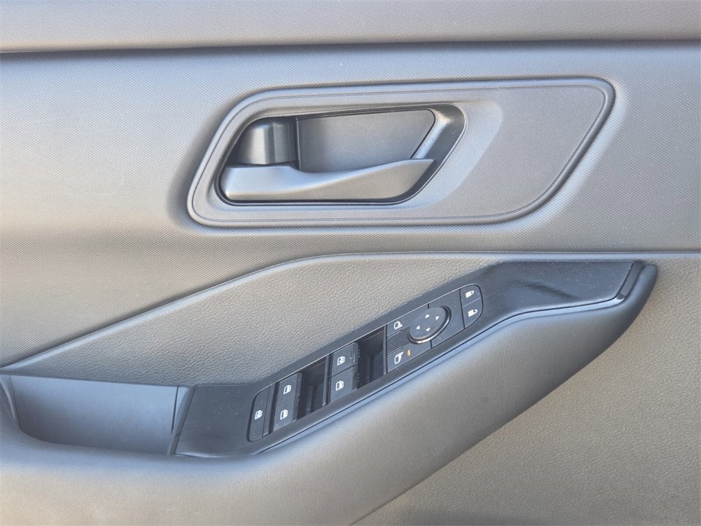 2025 Nissan Rogue S FWD