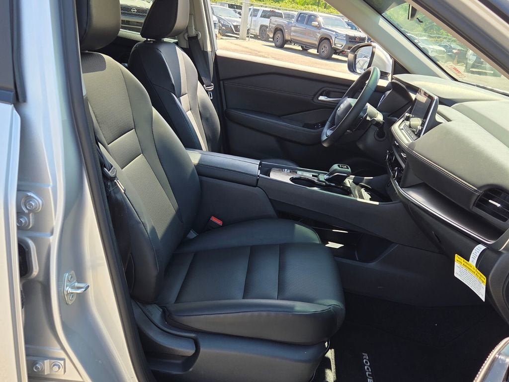 2025 Nissan Rogue SV FWD