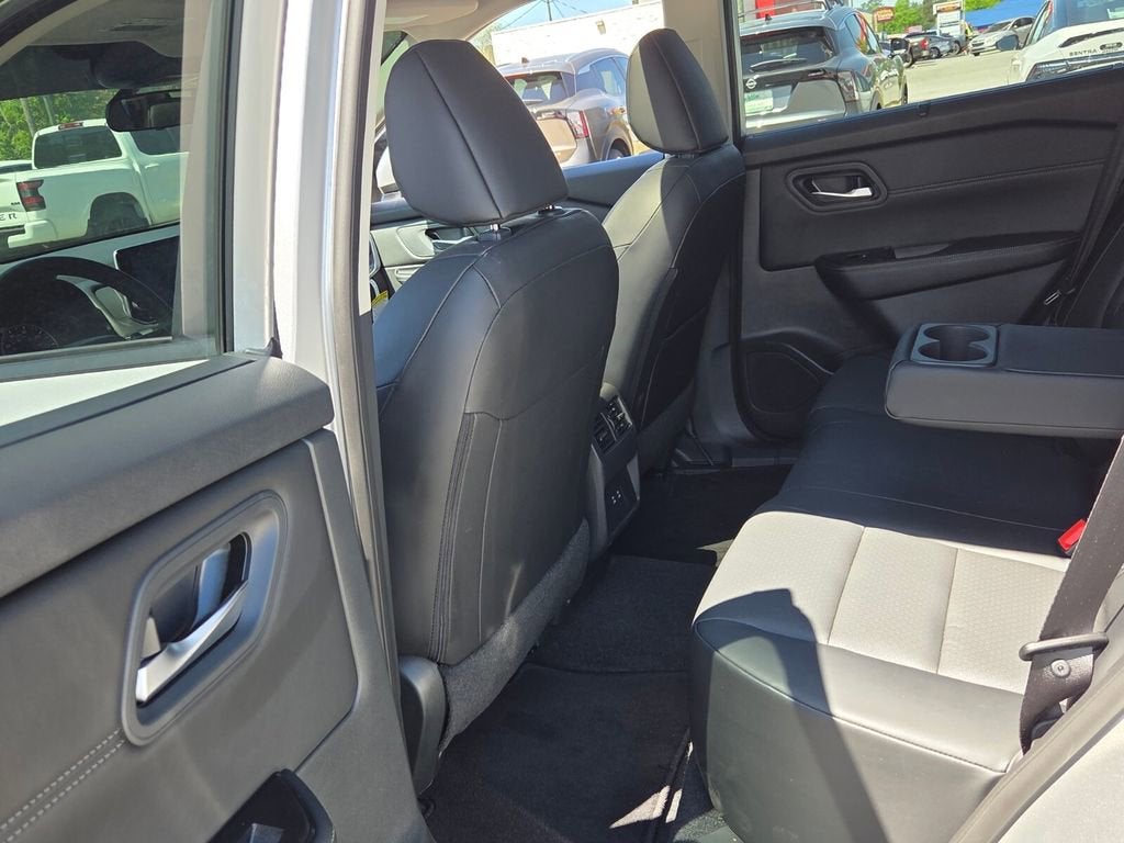 2025 Nissan Rogue SV FWD