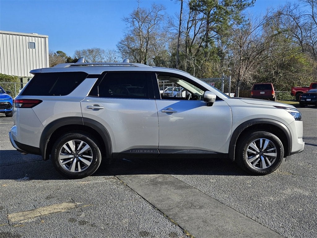 2025 Nissan Pathfinder SL FWD