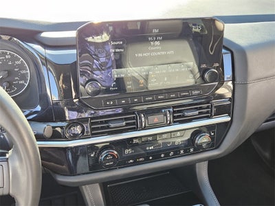 2025 Nissan Pathfinder SL FWD