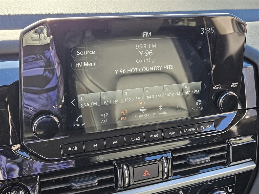 2025 Nissan Pathfinder SL FWD