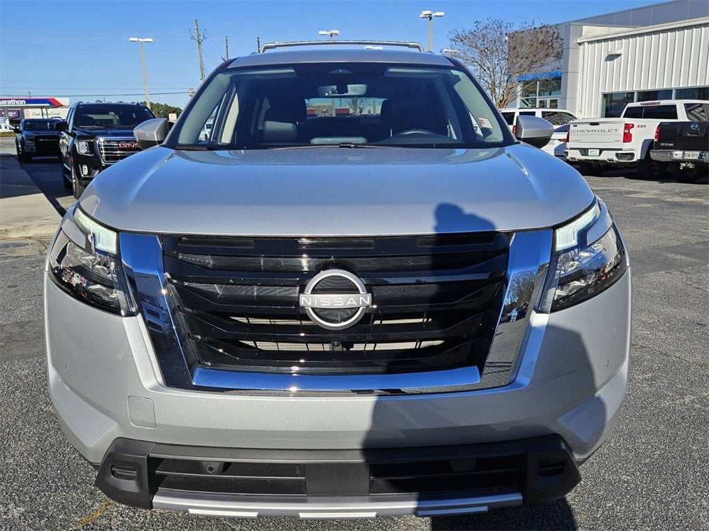 2025 Nissan Pathfinder SL FWD