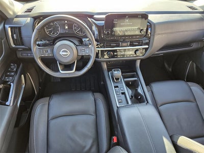 2025 Nissan Pathfinder SL FWD