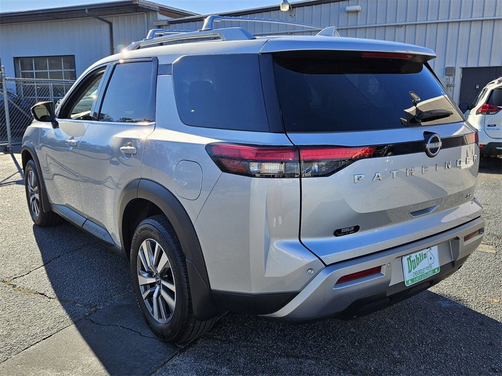 2025 Nissan Pathfinder SL FWD