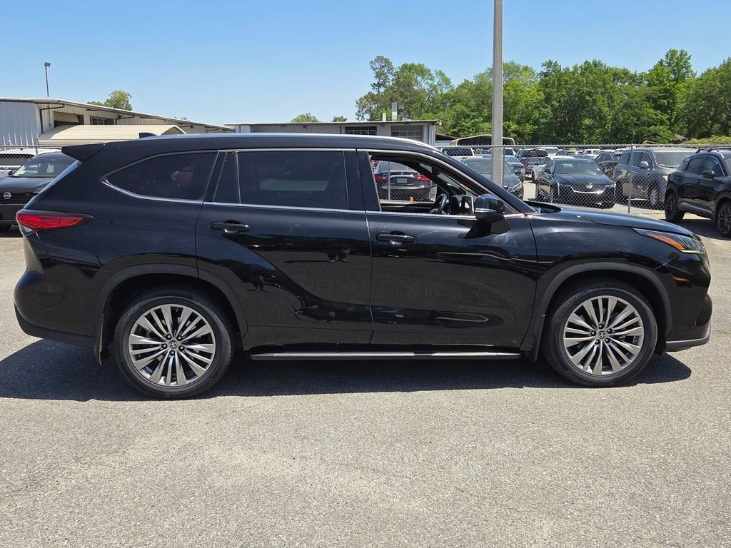 2022 Toyota Highlander Platinum