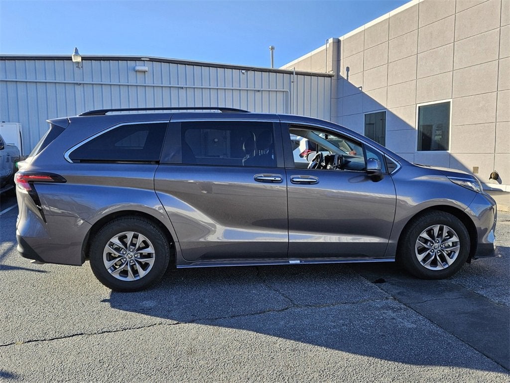 2023 Toyota Sienna XLE