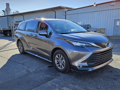 2023 Toyota Sienna XLE
