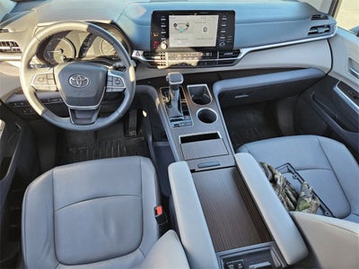 2023 Toyota Sienna XLE