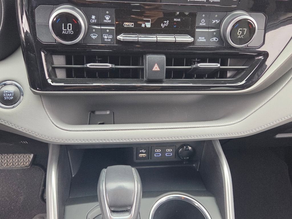 2022 Toyota Highlander LE