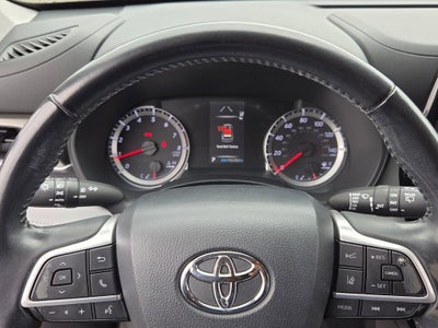 2022 Toyota Highlander LE
