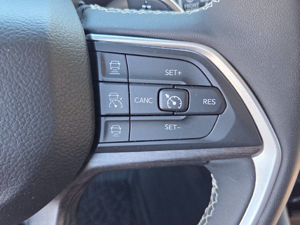2023 Jeep Grand Cherokee Limited 4x2