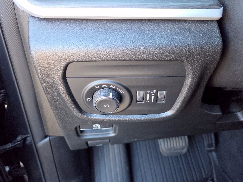 2023 Jeep Grand Cherokee Limited 4x2