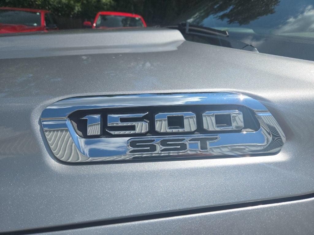 2025 RAM 1500 Laramie Crew Cab 4x4 5'7" Box