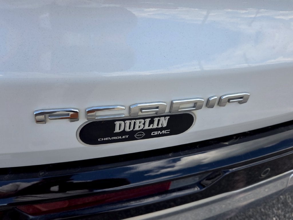 2025 GMC Acadia Denali