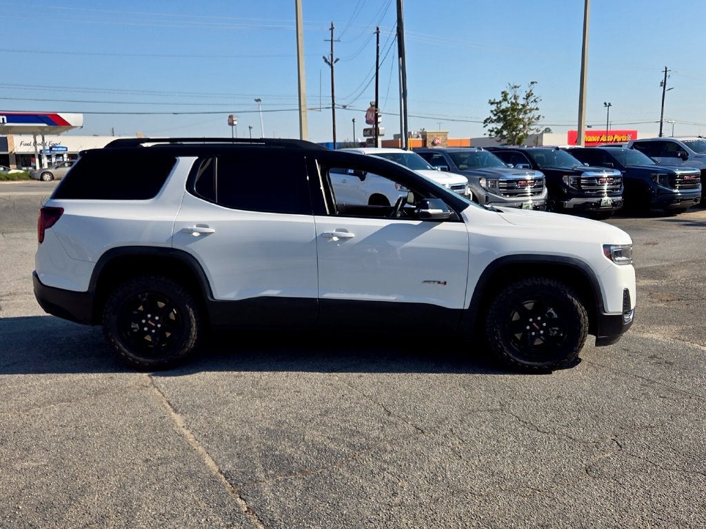 2023 GMC Acadia AT4
