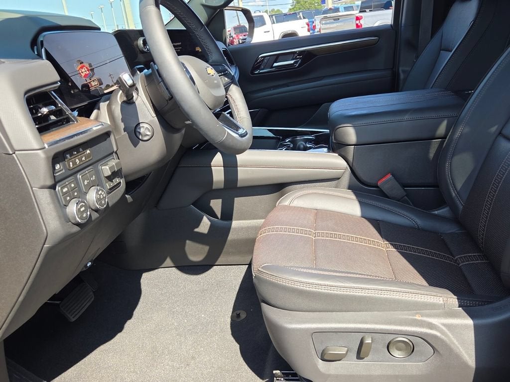 2026 Chevrolet Suburban High Country - Photo 10