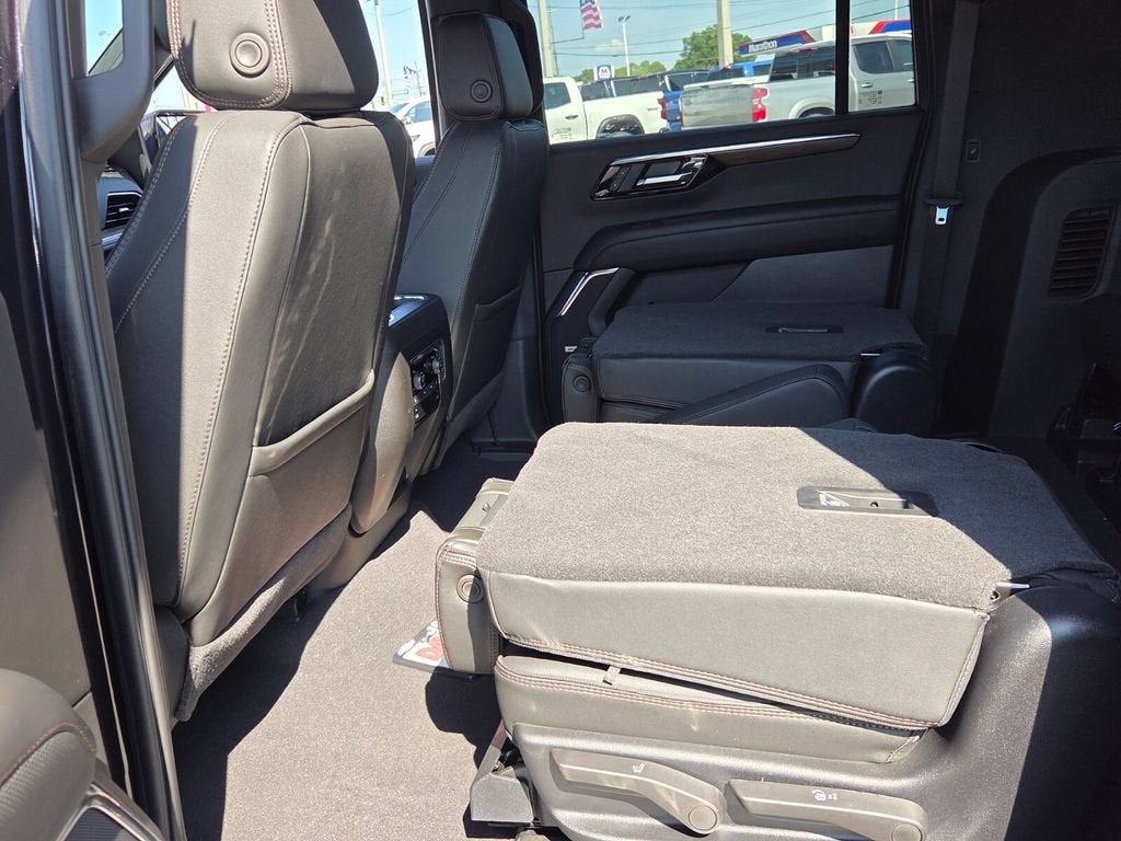 2026 Chevrolet Suburban High Country - Photo 12