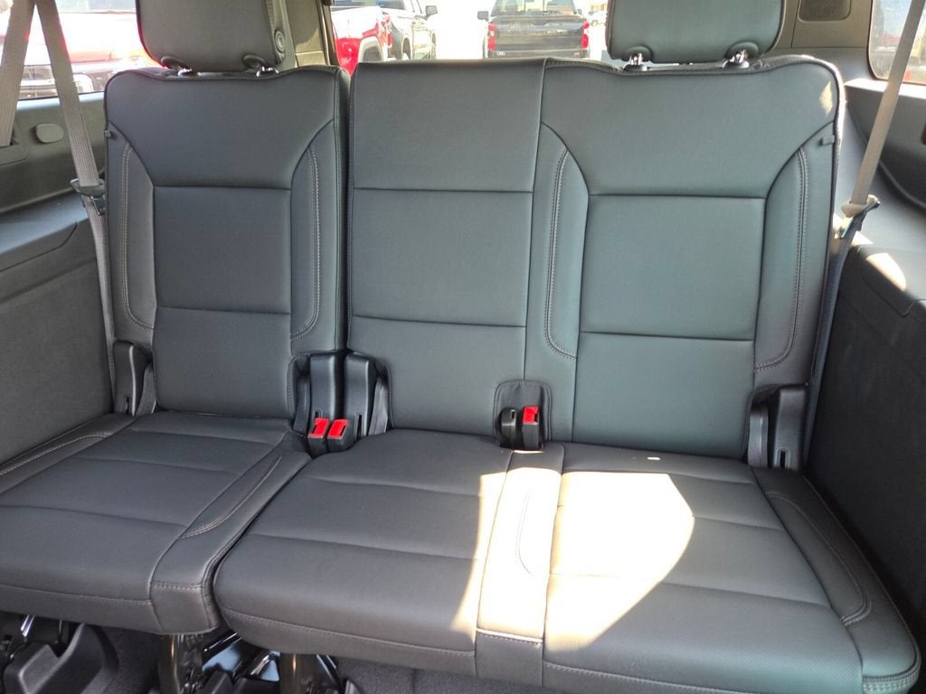 2026 Chevrolet Suburban High Country - Photo 13