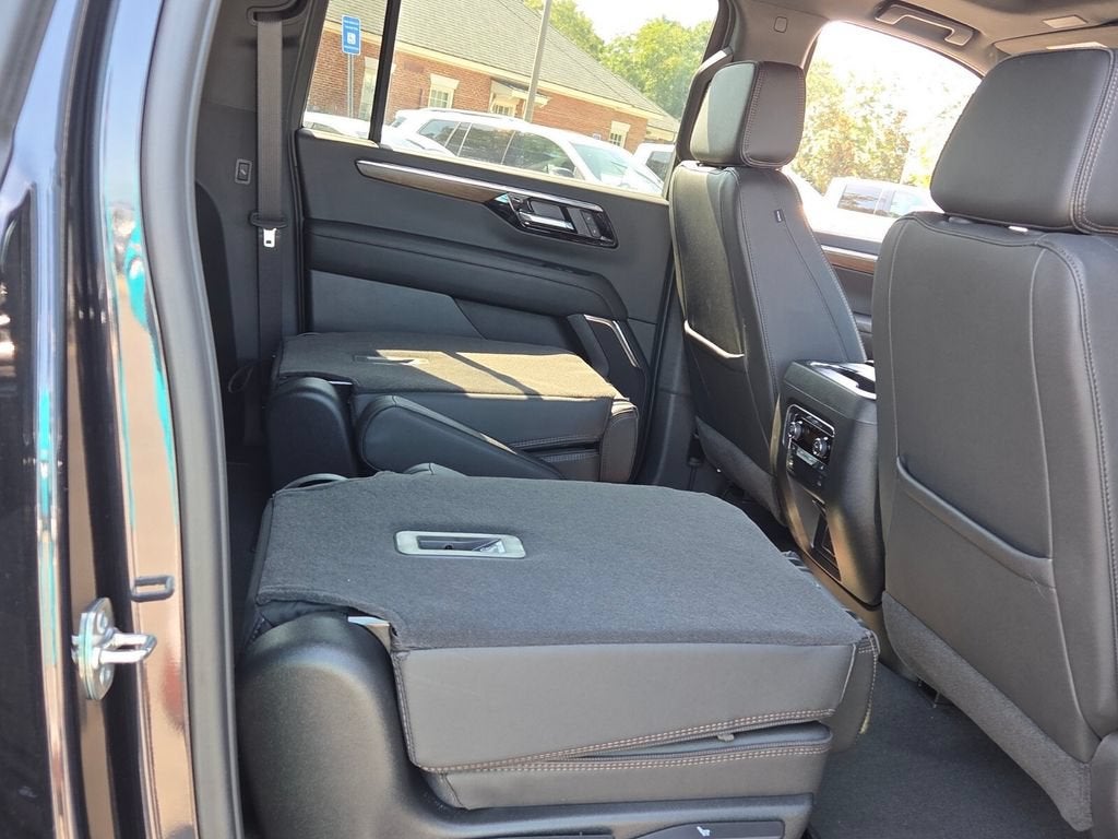 2026 Chevrolet Suburban High Country - Photo 16