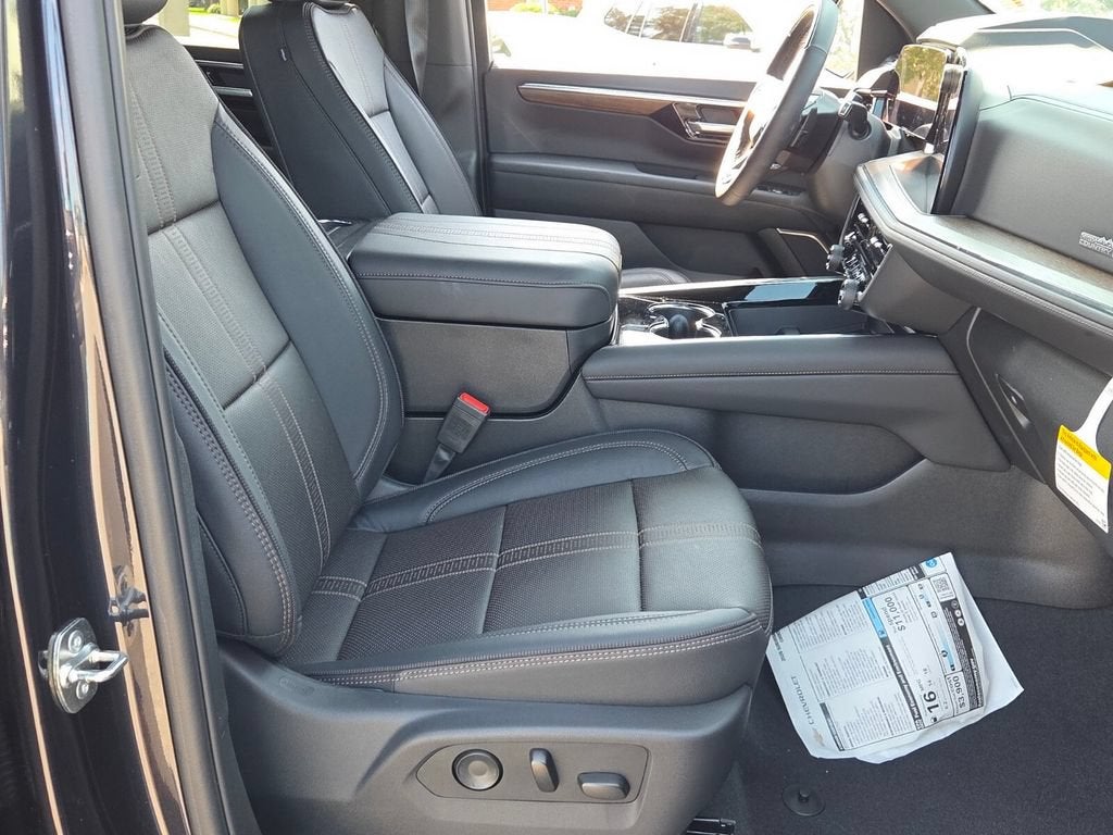 2026 Chevrolet Suburban High Country - Photo 17