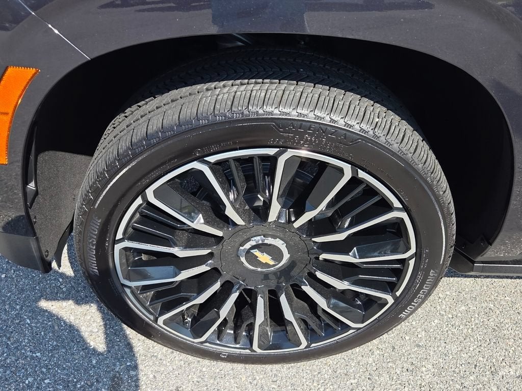 2026 Chevrolet Suburban High Country - Photo 9