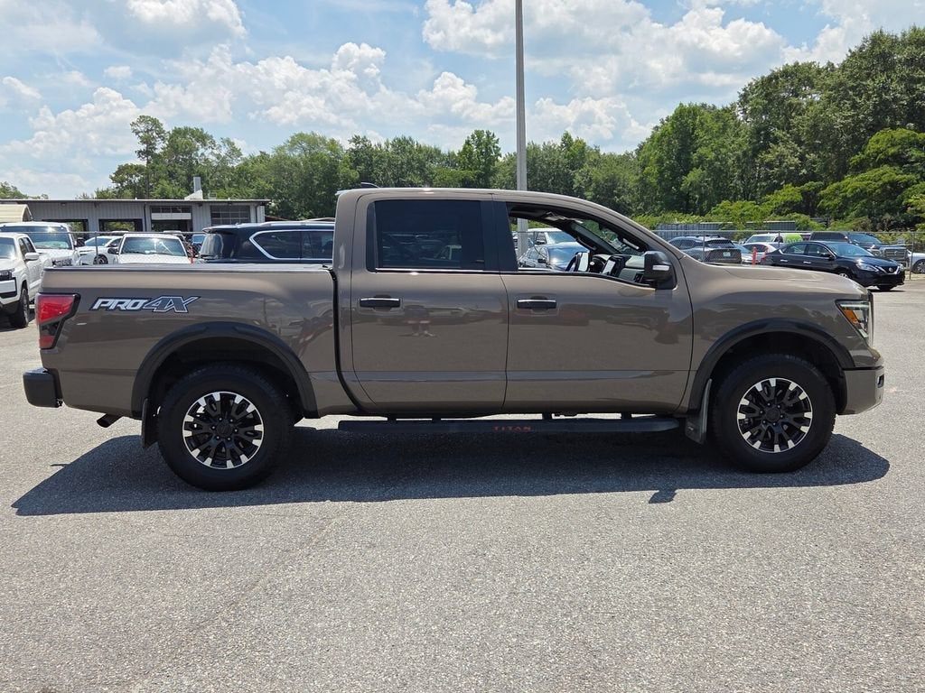 2022 Nissan TITAN Crew Cab PRO-4X 4x4