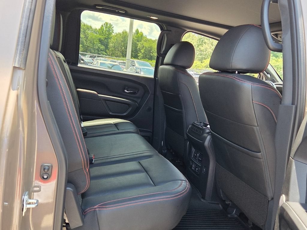 2022 Nissan TITAN Crew Cab PRO-4X 4x4