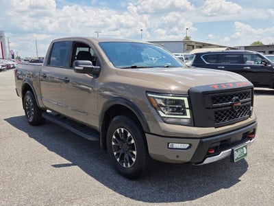 2022 Nissan TITAN Crew Cab PRO-4X 4x4